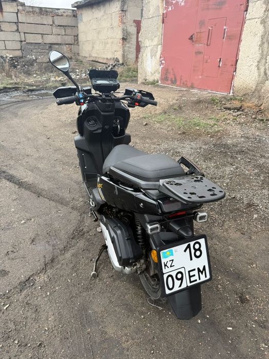 Продаю скутер ..