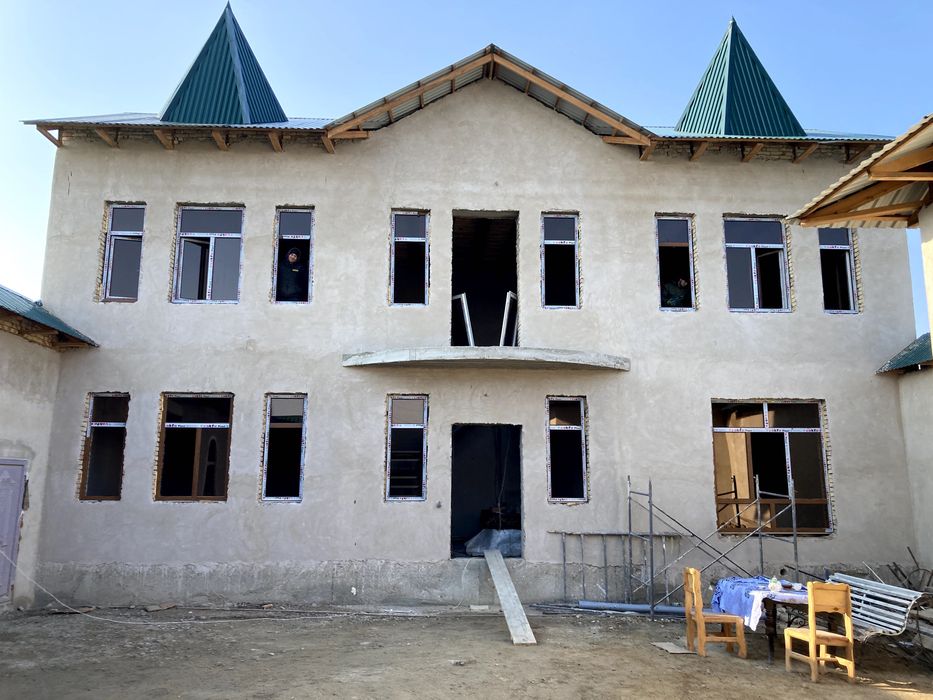 Окно и двери из Akfa Plast. Стеклянные витражи.