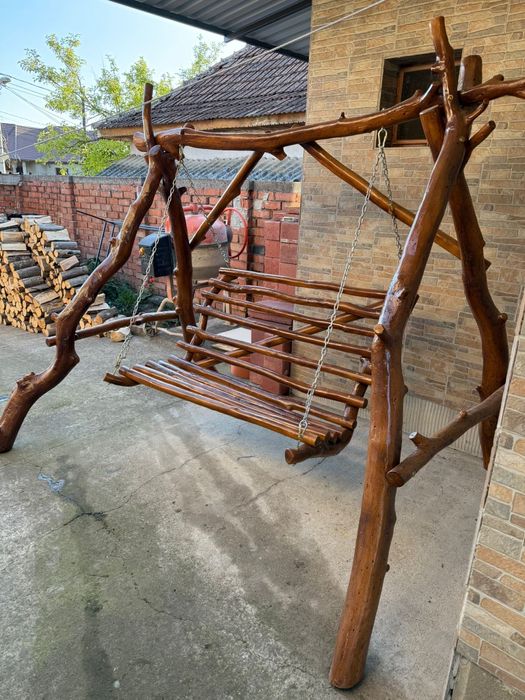 Vând leagăn din lemn pentru terasa sau gradina lucrat manual