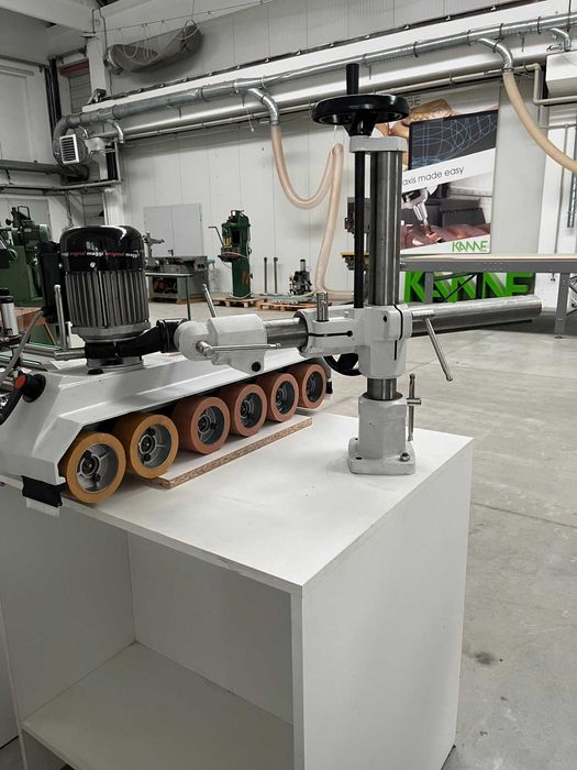 Професионален подавател с 6 колела и стойка