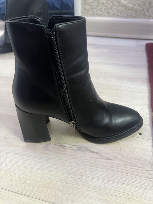 Продам обувь почти