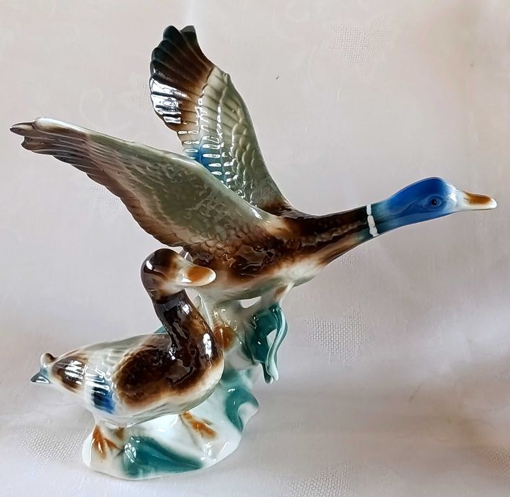 Bibelou mare "Rațe Sălbatice", porțelan Iris Cluj,  Calitatea 1 (27 cm)