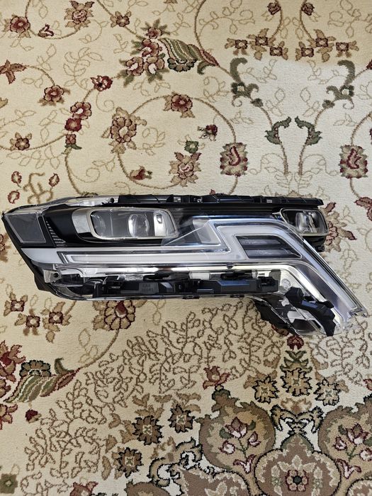 Продам фару KIA Carnival