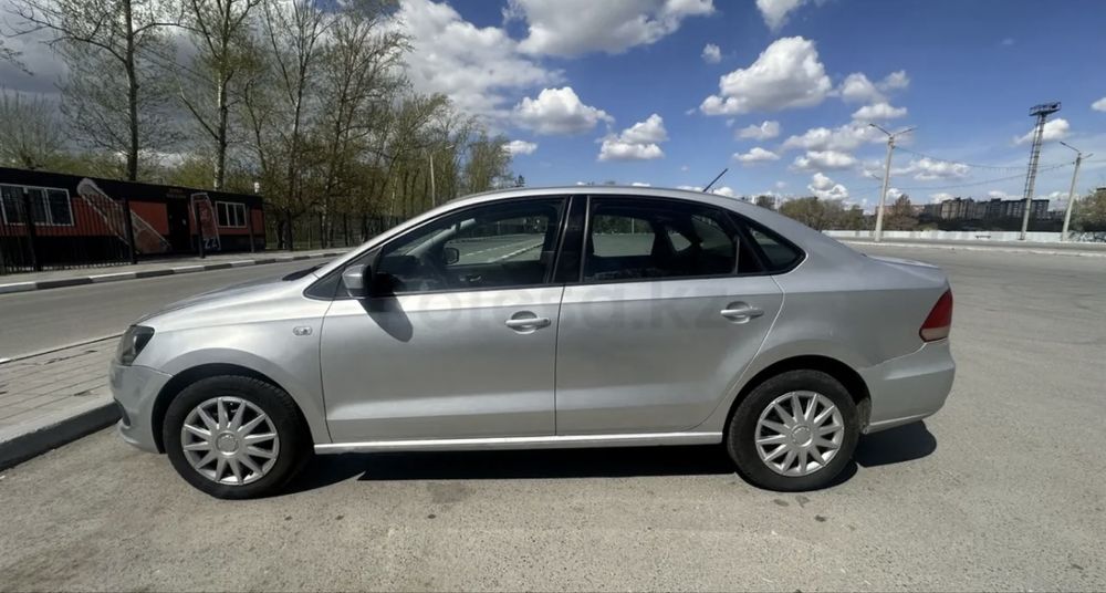 Продам Volkswagen Polo 2013, автомат