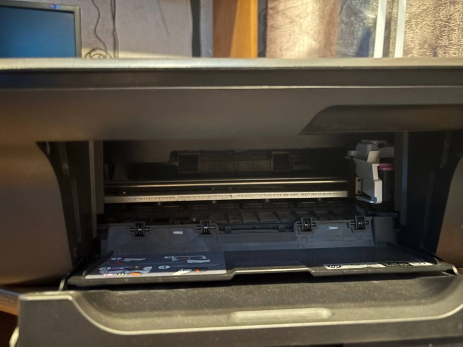 Продам цветной принтер HP Deskjet 2050,