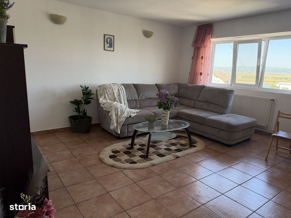 Panoramă unică, spațiu generos! 3 camere Cora!