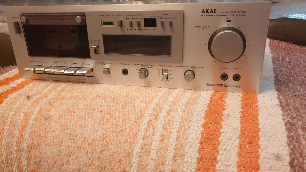 Кассетная дека AKAI