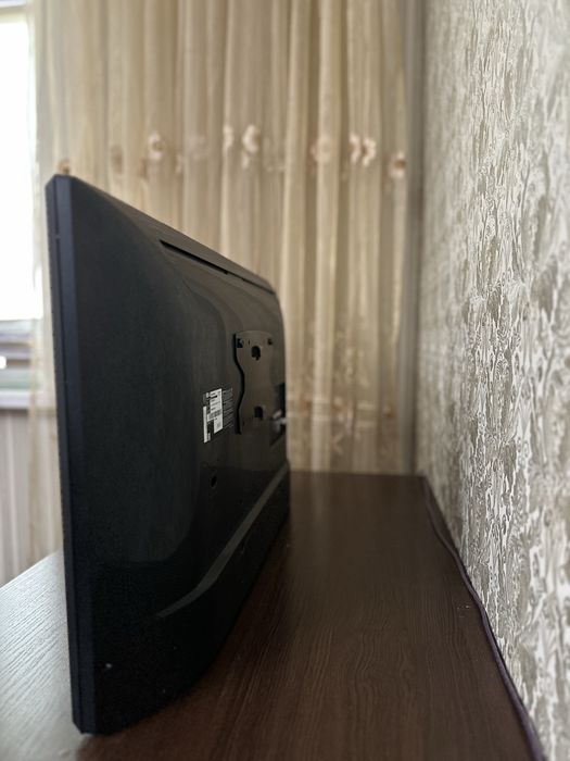 LG Smart TV 32” Wi-Fi + Кронштейн