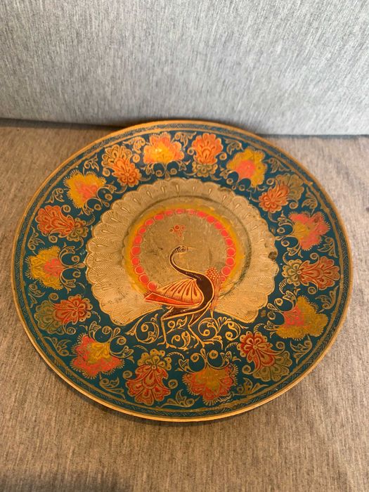 Месингова чиния за стена с пауни