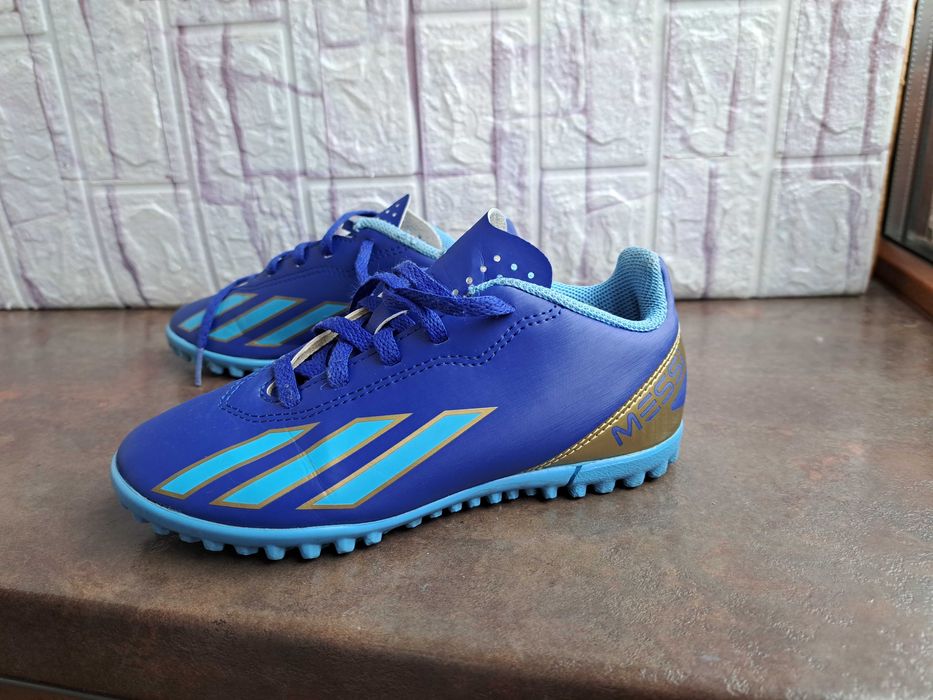 маратонки,кецове,спортни обувки футболни стоножки,Adidas,ном 31,адидас