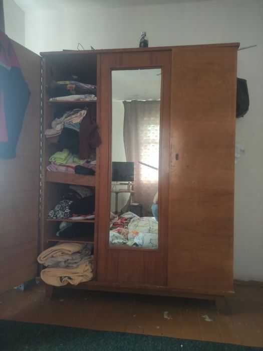 Продаю Б/У шкаф, тубочку, 2 односпальные кровати