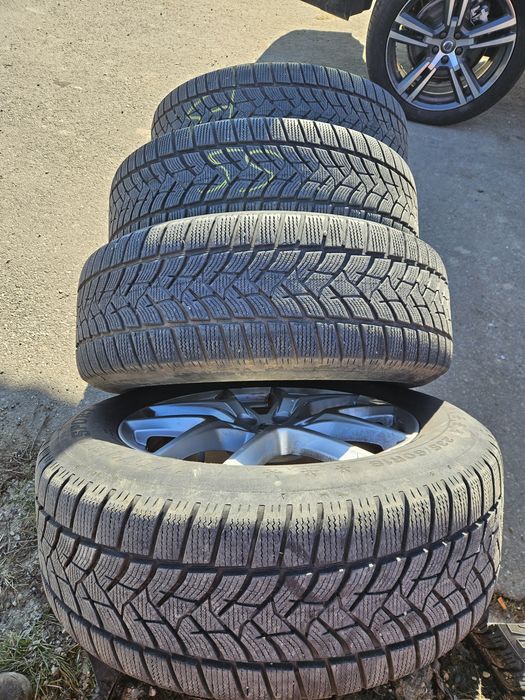 Anvelope iarna 235 60 R 18 DUNLOP