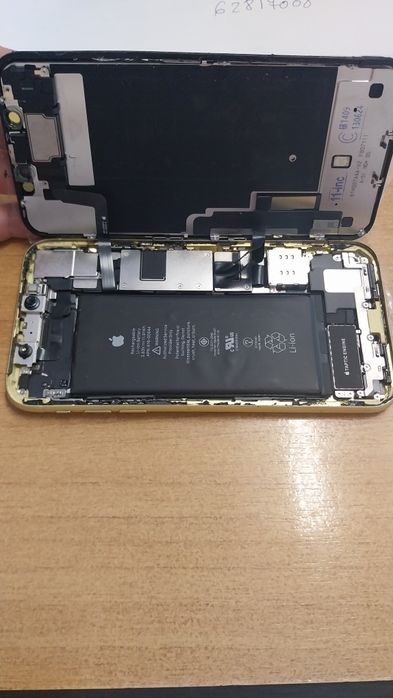 Iphone 11 64gb galben, blocat, pentru piese