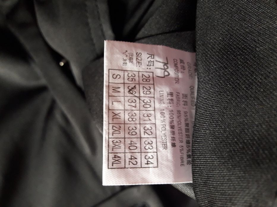 Pantaloni stretch noi.