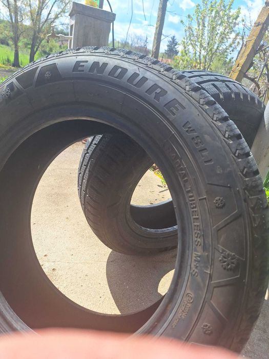 Продавам зимни гуми