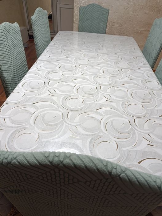 Продаётся стол со стульями