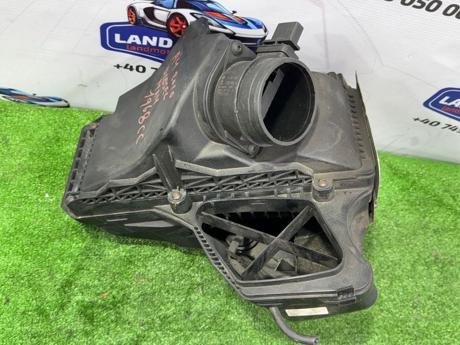 Carcasa filtru aer 2010 audi a4 se 2.0 diesel cod oem 8k0133837t 8k0133835ad 8k0133837bf 2009-2016