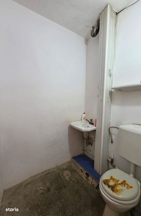 Garsonieră Aleea Revoluției, etaj 2, pe mijloc, toate utilitățile