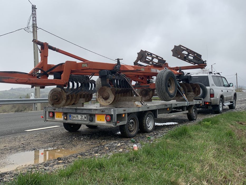 Tractari auto transport utilaje platforma Șlep trailer depanare 5.5 To
