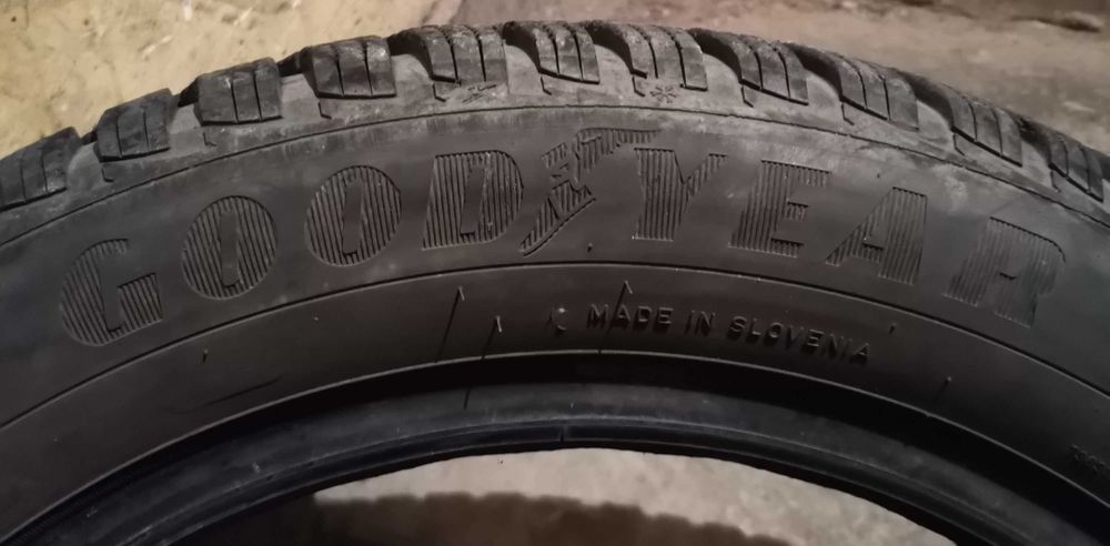 Продавам 1 брой зимна гума 205.55.16 дот 2021 Goodyear
