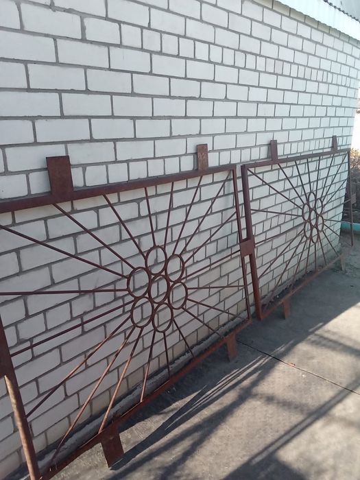 продам решетки железные