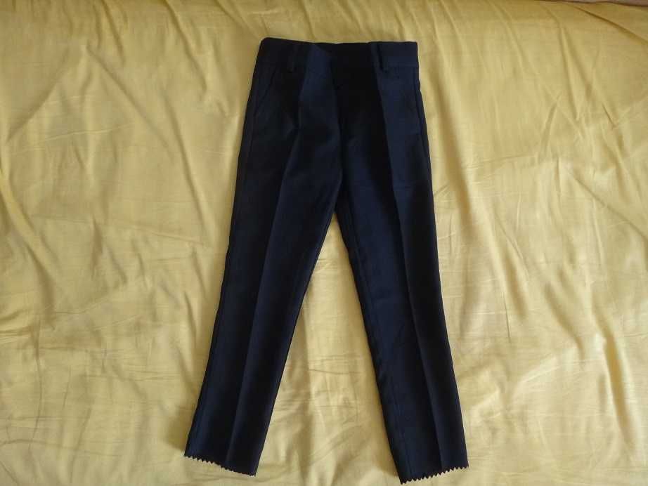 Нов Детски официален черен костюм от 3 части, размер 104-110см,за 4-5г