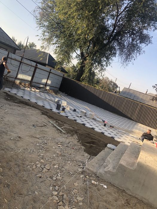 Асфальтирование , бардюр , объём. Газон.