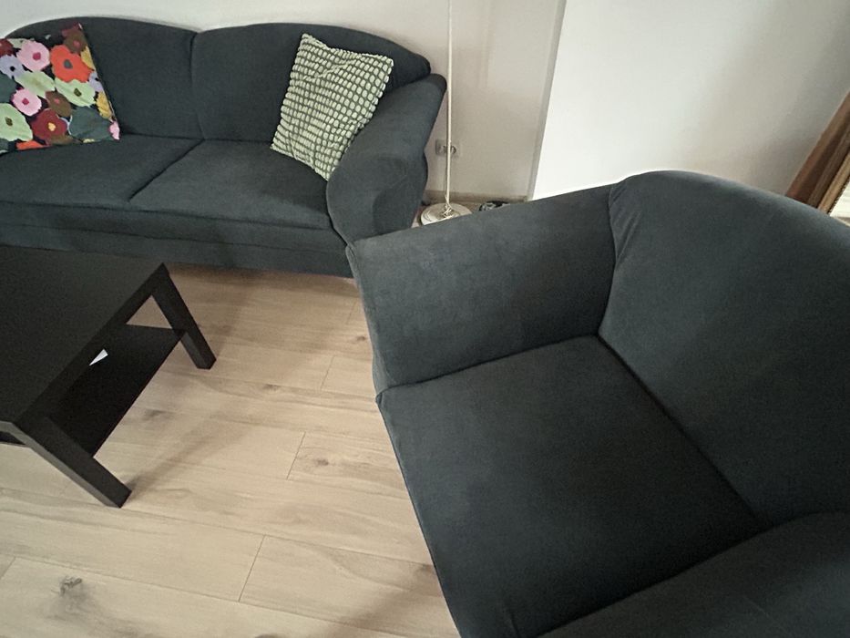 Диван: 3 броя в зелено