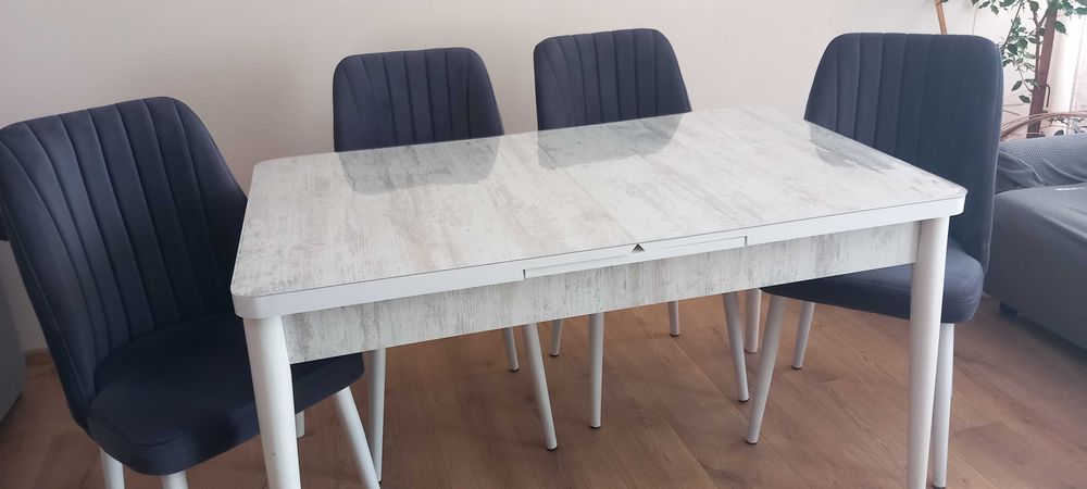 Комплект разтегателна трапезна маса +  4  стола