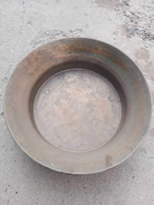 Медные тазик и поднос