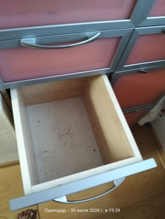 Продам 2 больших тумбы