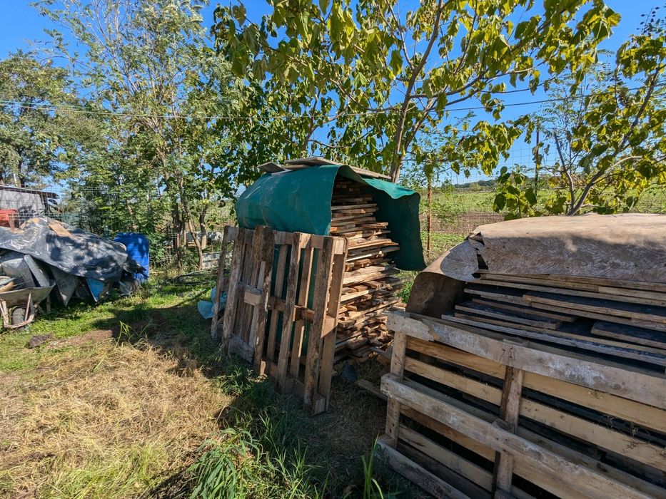 Resturi materiale de construcții / Lemne de foc