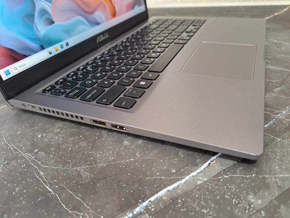 Продам ультрабук ASUS X515E (идеал)