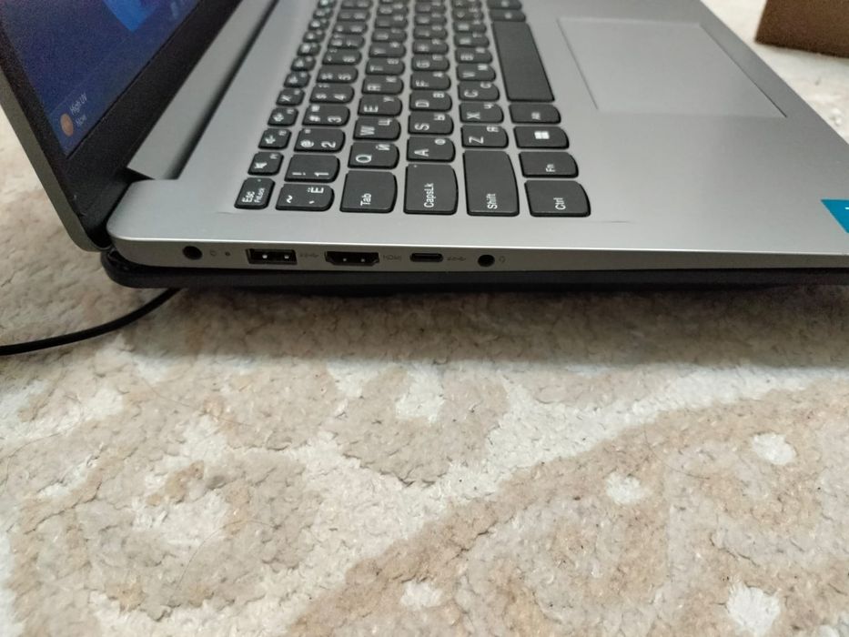 Продам Ноутбок Оффисный , Lenovo