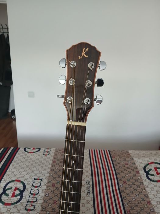 Электро-акустическая гитара