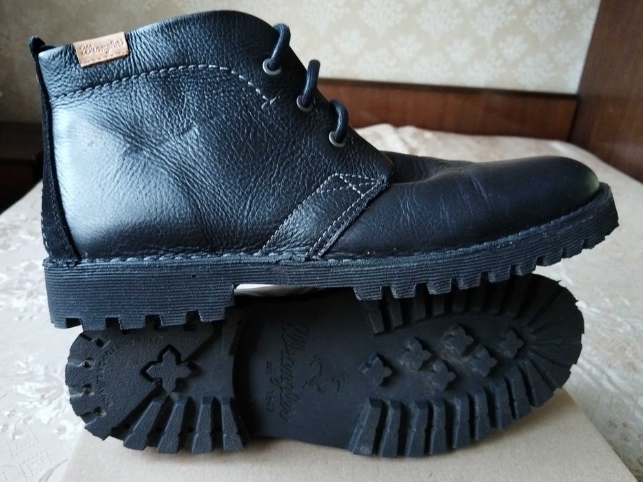 Мъжки обувки и боти - Dockers, Levi's, Redskins, Wrangler и др