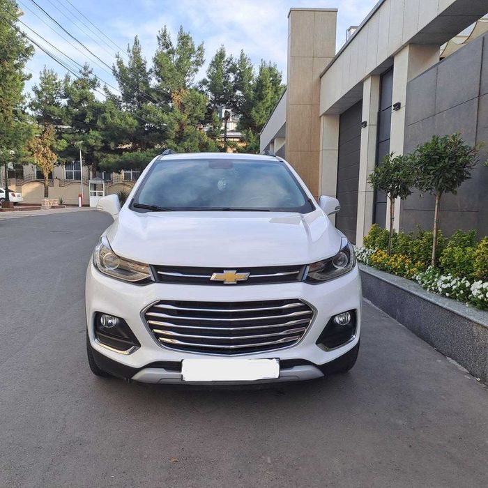 Chevrolet Tracker Premier — 1-ый выпуск, автомат