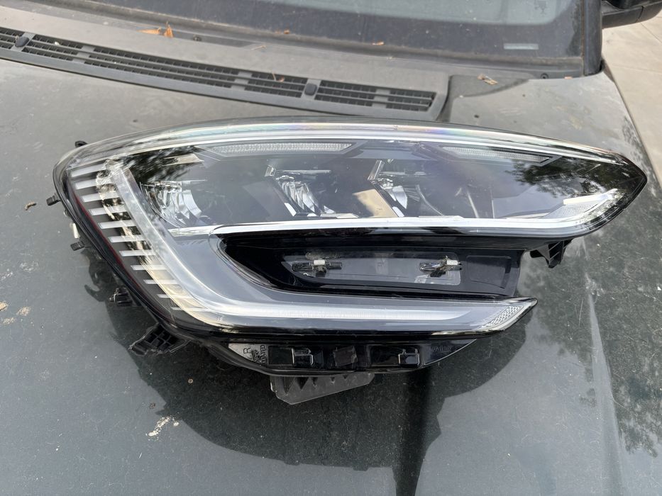 Фар Renault Megane 4