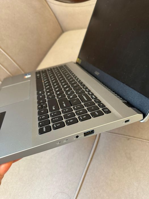 Ноутбук Acer aspire 3