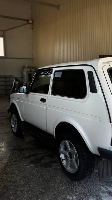Продам машину Lada Niva Urban.