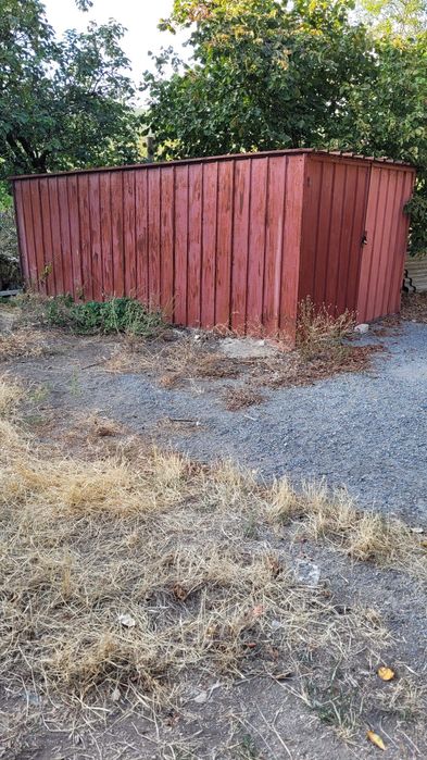 Преместваем метален гараж