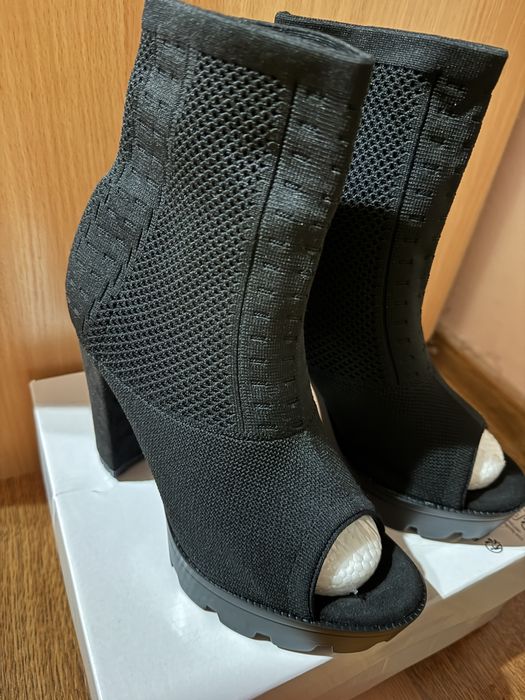 Cizme de dama cu toc gros