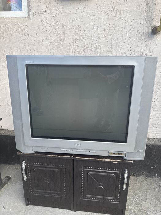 Продам телевизор дешево