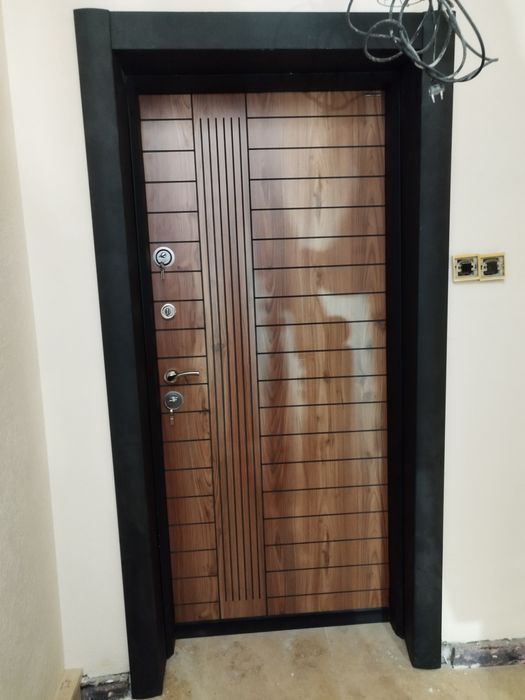 Интериорни и входни врати, щори, AL и PVC дограма