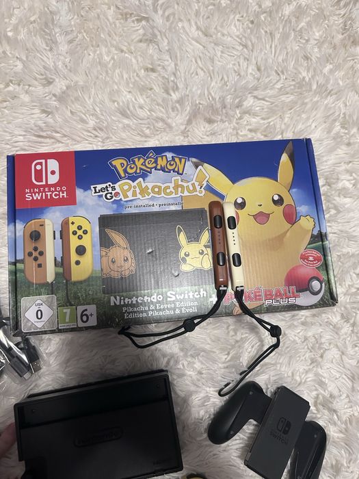 Nintendo Switch V1 – Ediție Pokémon Let’s Go Pikachu/Eevee (complet)