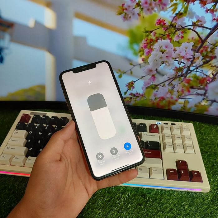 iPhone Xa Max 256 Gb srochni sotiladi