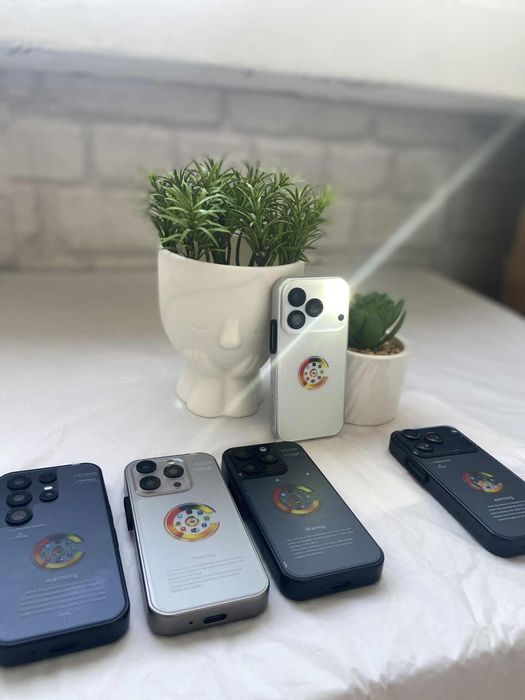 Мини Android смартфон - пълен достъп до приложения,интернет и камера