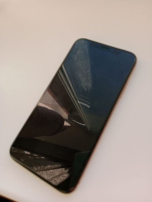Срочно продам IPhone XS Gold