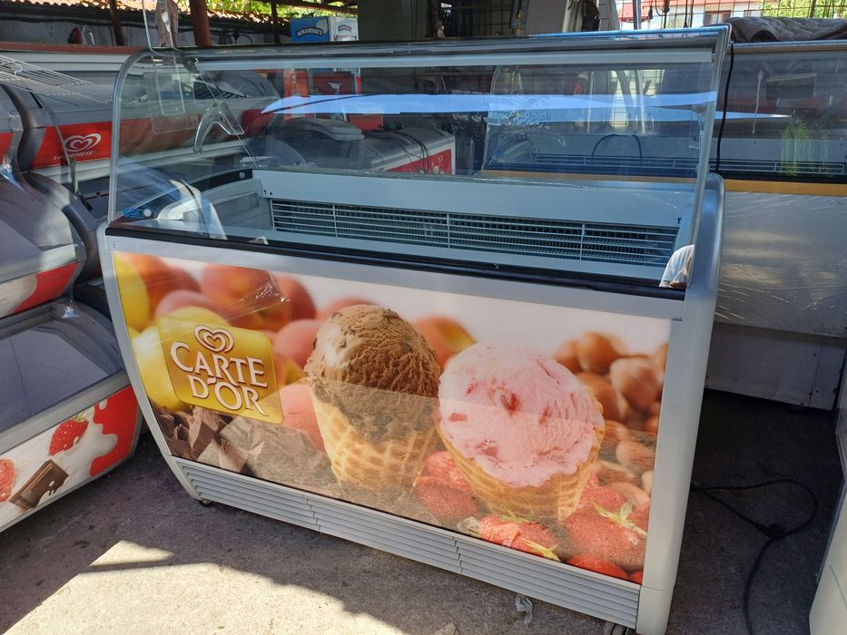 Vand vitrina frigorifica ISA pentru inghetata