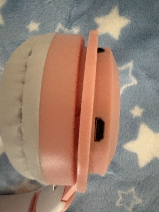 Слушалки с котешки уши